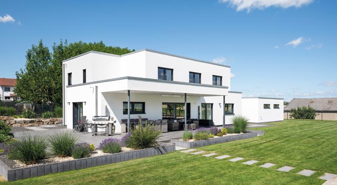 Außenansicht frei geplantes Haus im Bauhausstil von FingerHaus