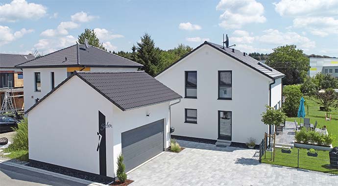 Außenansicht des Family 154 mit Garage