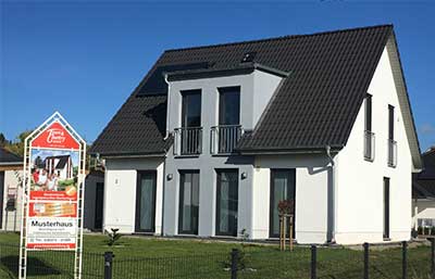 Town & Country Haus Musterhaus Raumwunder 100 Außenansicht