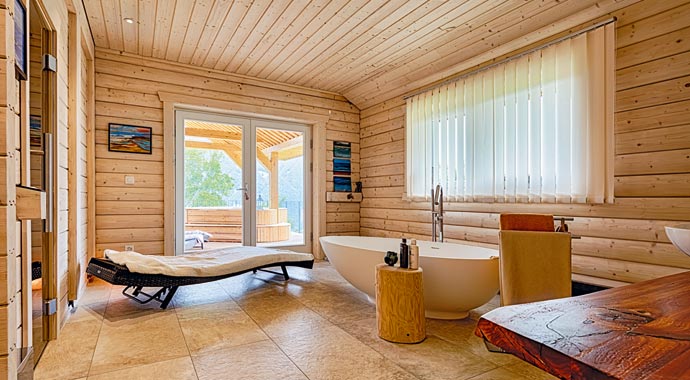 Badezimmer Blockhaus Neu Finnland von LéonWood