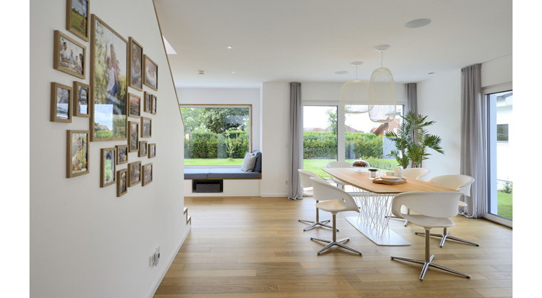 Esszimmer im Musterhaus Life von Fertighaus Weiss