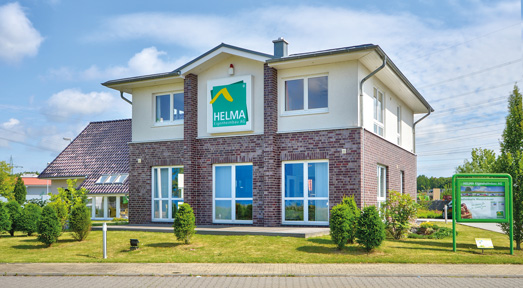 Helma Eigenheimbau Musterhaus bei Düsseldorf  Außenansicht