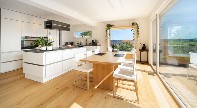 Küche Haus Moosthenning von Regnauer Hausbau