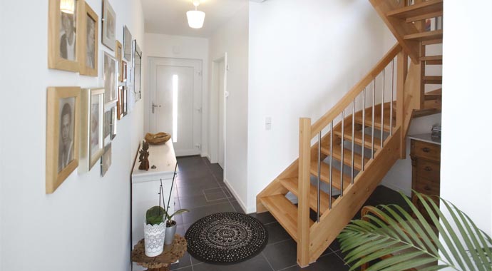 Treppenhaus Family 108 von Dan-Wood Family