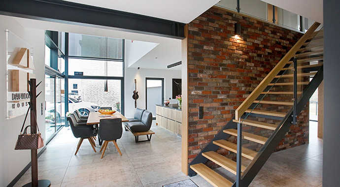 Eingangsbereich mit Panoramafenstern