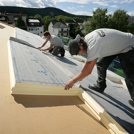 Eine Dachdämmung erhöht den Hitzeschutz Eine Dachdämmung erhöht den Hitzeschutz