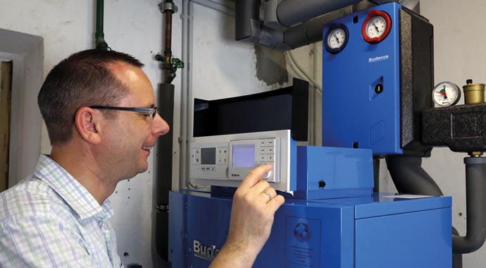 Neue Öl-Brennwertheizung Neue Öl-Brennwertheizung