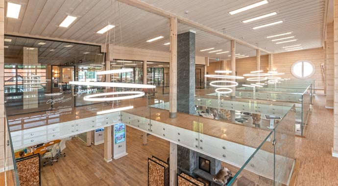 Geschäfts- und Besucherzentrum von LéonWood