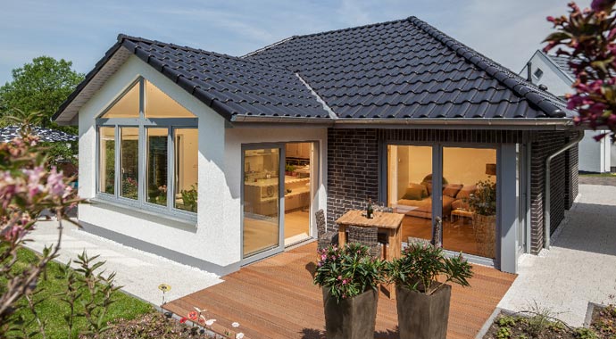 Baumeister-Haus Musterhaus Karl Tadge Wohnbau Außenansicht