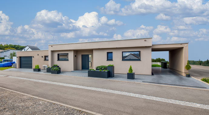 Außenansicht Winkel-Bungalow von Bittermann & Weiss