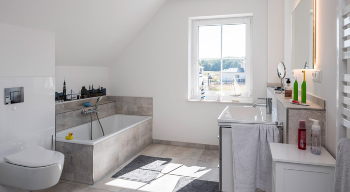 Badezimmer Maxime 700 individuell von Viebrockhaus