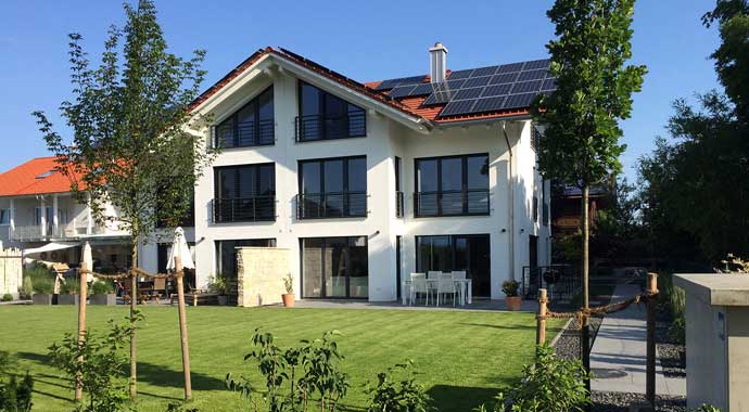 Haus mit Photovoltaik-Anlage