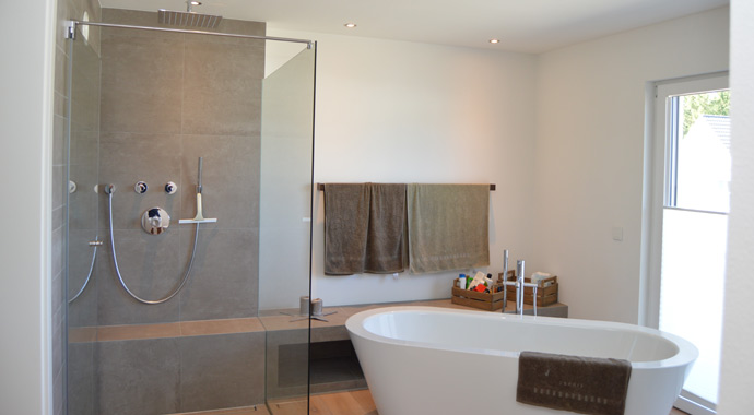 Badezimmer Stadtvilla von Lehner-Haus