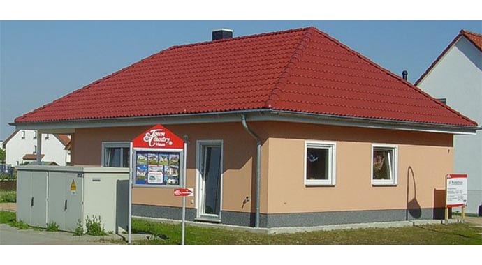 Town & Country Haus Musterhaus Bungalow 78 Außenansicht