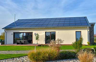 Helma Eigenheimbau Musterhaus Cuxhaven als Plusenergiehaus Außenansicht