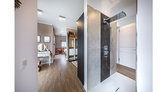 Okal Haus Musterhaus Poing/Grub II Ankleide und Badezimmer