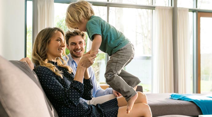 Symbolbild junge Familie Symbolbild junge Familie