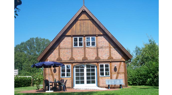 Deutsche Landhaus Klassiker Haus Melle Außenansicht