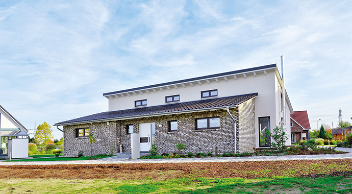 Helma Eigenheimbau Musterhaus Cuxhaven Außenansicht