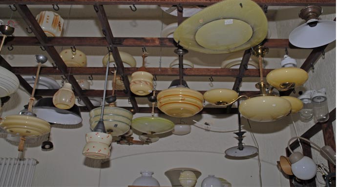 Möbel restaurieren, Möbel selber bauen, Omas alte Möbel, Sperrmüll, Flohmarkt, Europaletten Möbel, Europaletten Couch, 