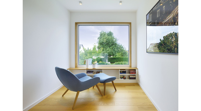 Flur im Musterhaus Life von Fertighaus Weiss