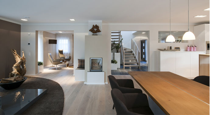 Haas-Haus, Young & Creative 245