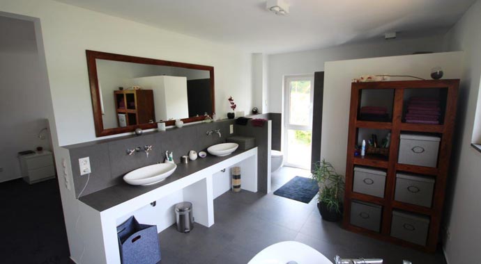 Solid-Haus Cube E 250 Badezimmer