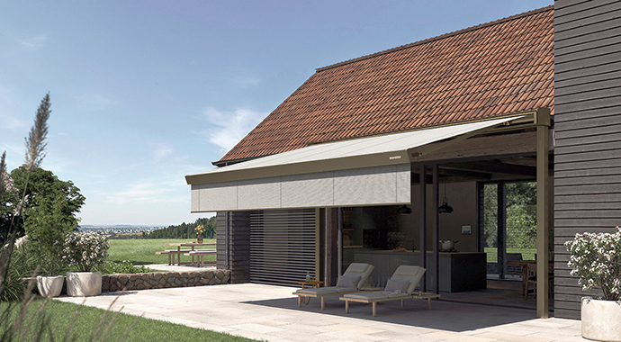 Das Markisen-Freigestell bietet eine flexible Lösung, wenn aufgrund von statischen Gegebenheiten eine Wandmontage nicht möglich ist. | Foto: Warema Das Markisen-Freigestell bietet eine flexible Lösung, wenn aufgrund von statischen Gegebenheiten eine Wandmontage nicht möglich ist. | Foto: Warema