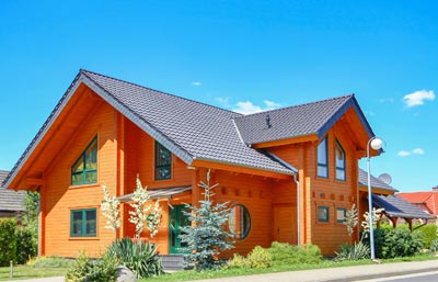 LéonWood Musterhaus Blockhaus Léongrandis Außenansicht