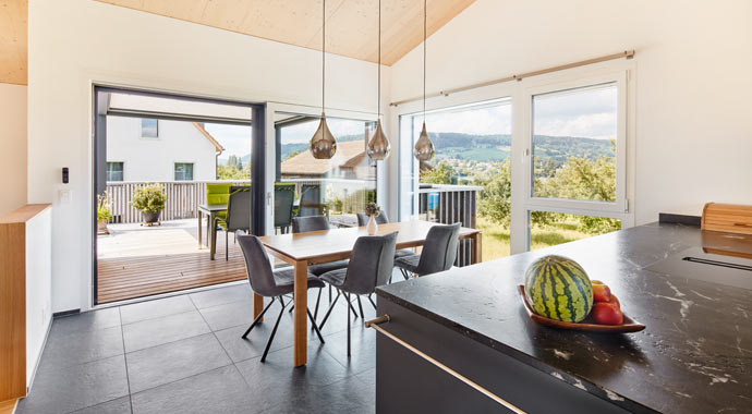 Essbereich Klimaholzhaus in Eschenz von Lignotrend