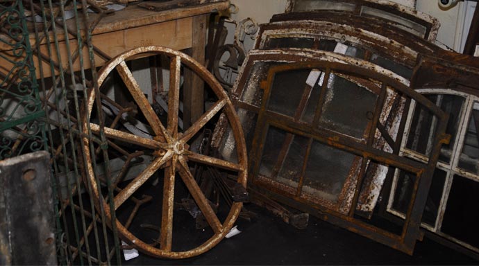 Möbel restaurieren, Möbel selber bauen, Omas alte möbel, Sperrmüll, Flohmarkt, Europaletten Möbel, Europaletten Couch,