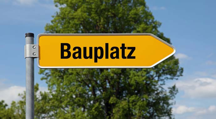 Straßenschild Bauplatz Straßenschild Bauplatz