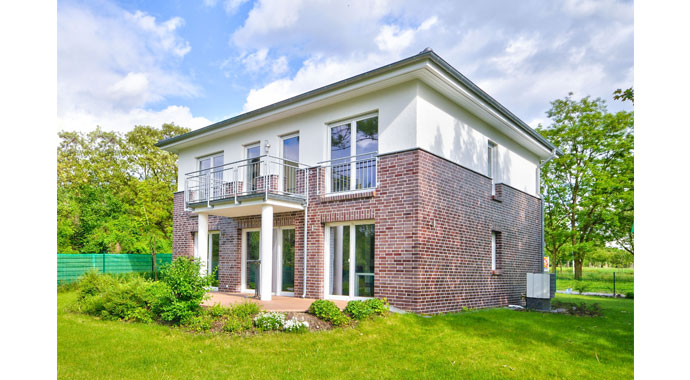 Helma Eigenheimbau Musterhaus in Teltow Außenansicht