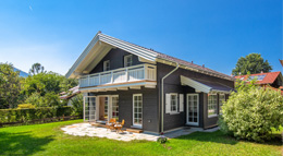 Außenansicht Blockhaus Neusee von Isartaler Holzhaus