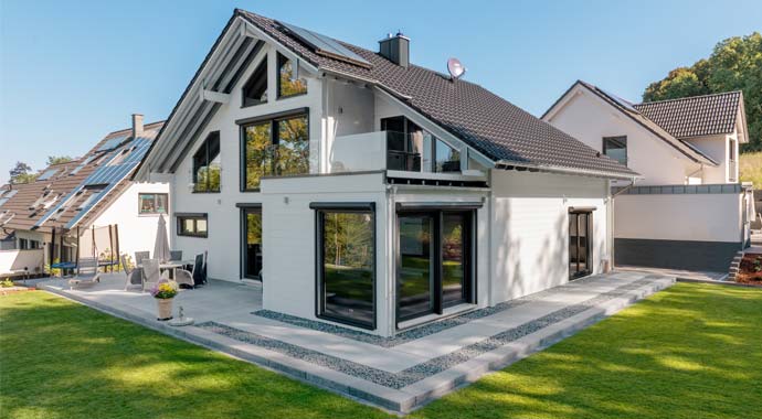 Außenansicht Blockhaus Rhein-Sieg Sonne von Fullwood