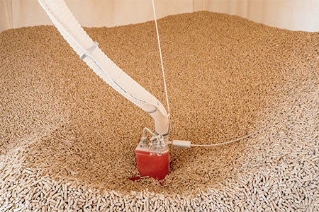 Gefülltes Holzpelletslager