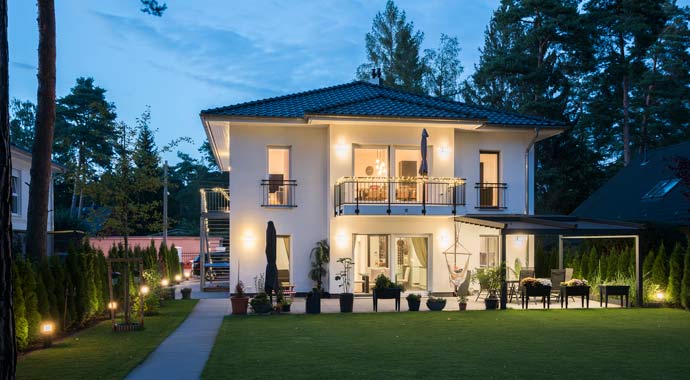 Außenansicht Stadtvilla Lugana von Roth-Massivhaus