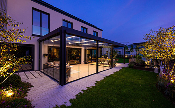 Terrassendach bei Nacht