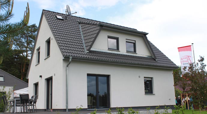 Town & Country Haus Musterhaus Raumwunder 100 - elegance Außenansicht