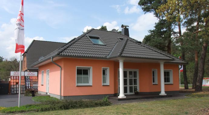 Town & Country Haus Musterhaus Winkelbungalow 108 Außenansicht