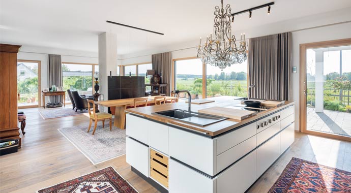 Küche Familien-Bungalow im Grünen von WeberHaus