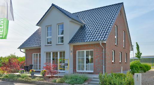 Helma Eigenheimbau Musterhaus bei Leipzig Außenansicht