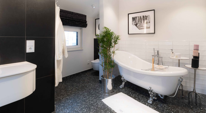 Badezimmer Musterhaus SENTO 503 von FingerHaus