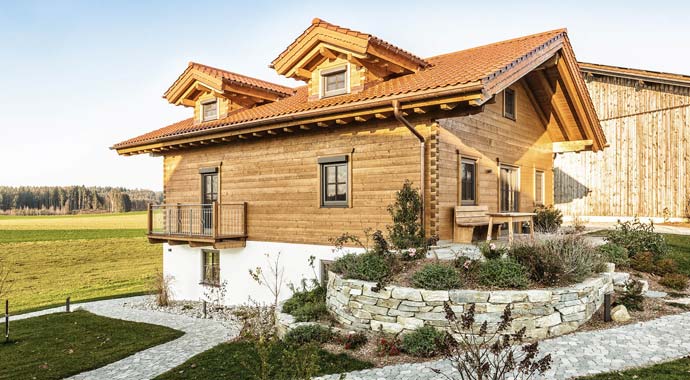 Außenansicht Blockhaus Halfing von Chiemgauer Holzhaus