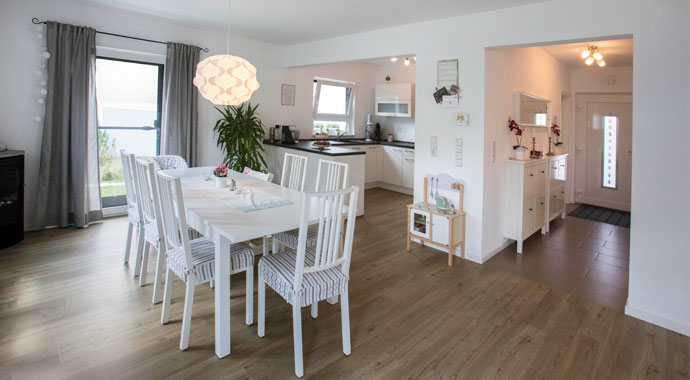 Essbereich Kundenhaus Point 150.2 von Dan-Wood