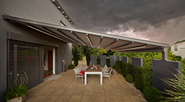 Wetterfestes Haus Sonnenschutz von Warema