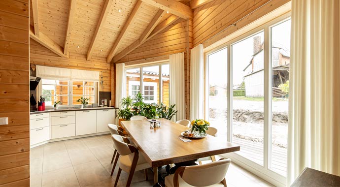 Essbereich Haus Starke von Nordic-Haus Blockhäuser