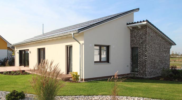 Helma Eigenheimbau Musterhaus Cuxhaven Außenansicht