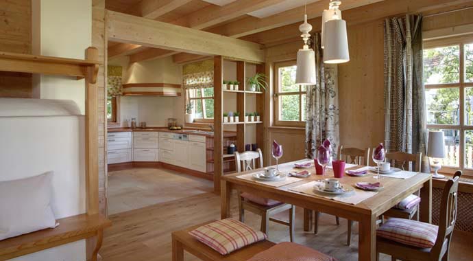 Sonnleitner Holzbauwerke Musterhaus St. Johann Essbereich