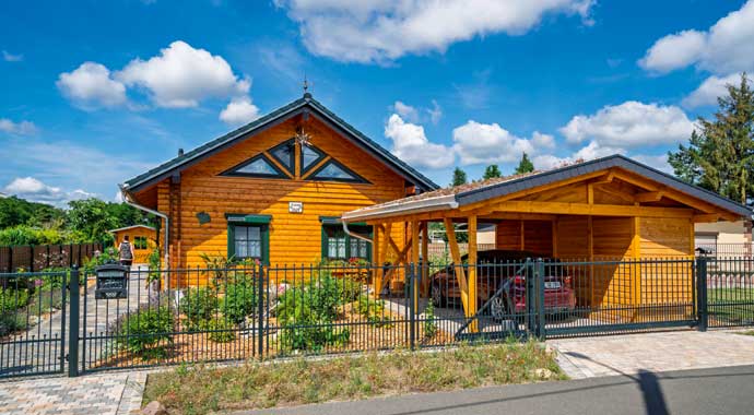 Außenansicht Wolf von LéonWood